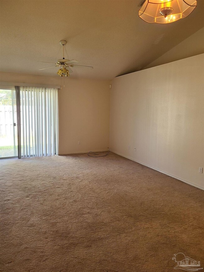 Building Photo - 120 Mirabelle Cir