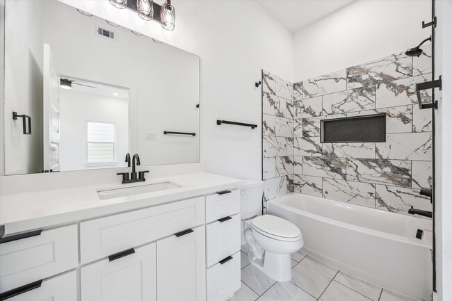Building Photo - 9806 A/B Pelsey St