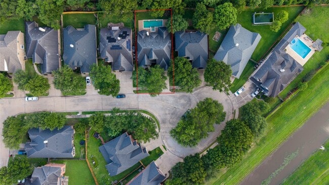 Foto del edificio - 21327 Pennshore Ln