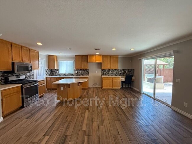 Building Photo - 1504 Welch Pl