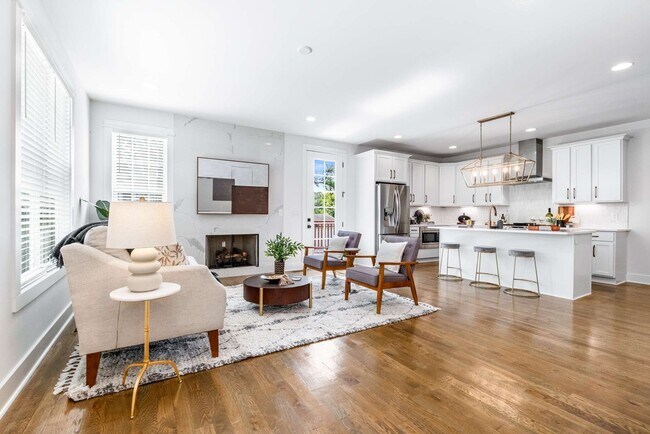 Foto del edificio - 6121 Neighborly Ave