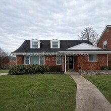 Building Photo - 7114 Clayton Ave