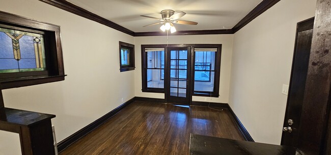 Building Photo - 3823 N Drake Ave