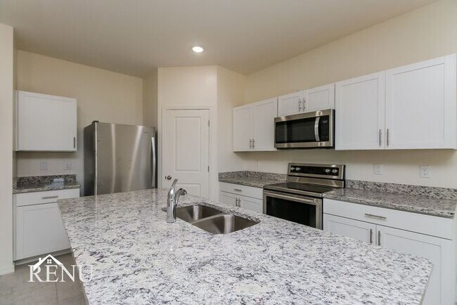 Foto del edificio - 35425 W San Capistrano Ave
