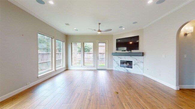 Building Photo - 8870 Van Allen Dr