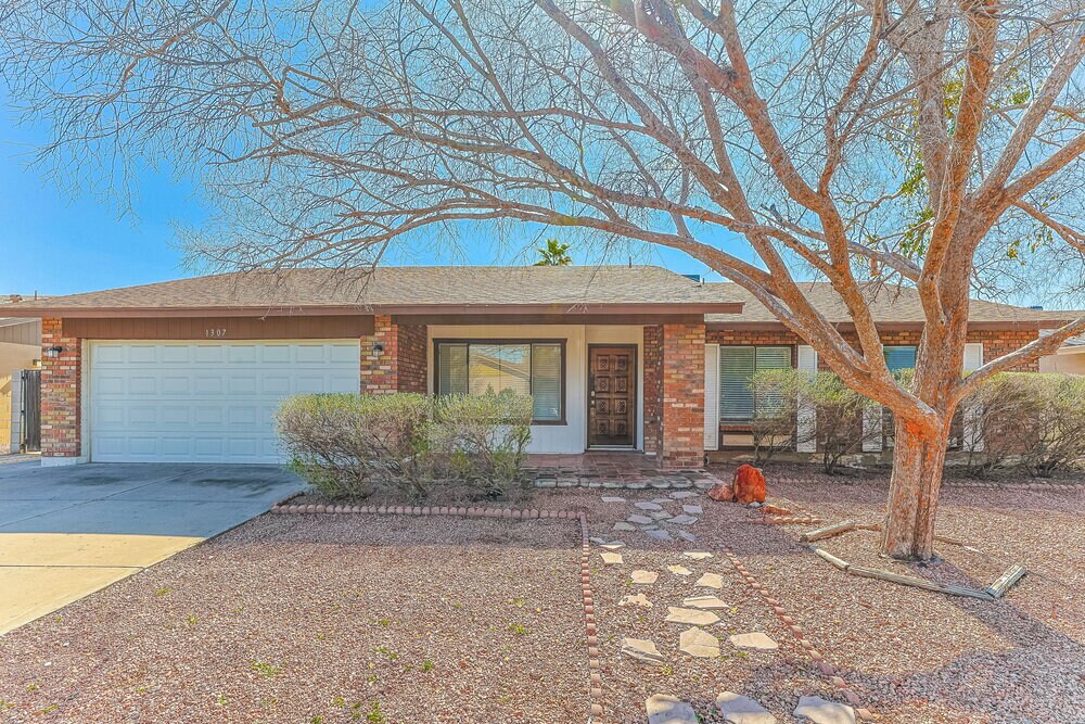 Primary Photo - 1307 W Palo Verde Dr