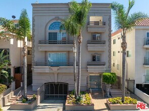 Building Photo - 8646 W Olympic Blvd