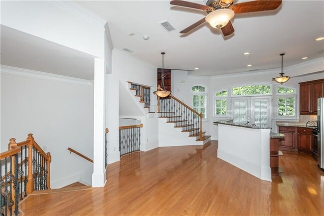 Foto del edificio - 778 Clifton Heights Ln NE