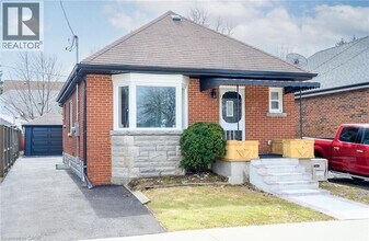 Building Photo - 150 Brucedale Ave E