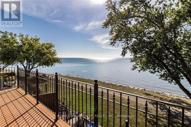 Building Photo - 2082 Waters Edge Dr