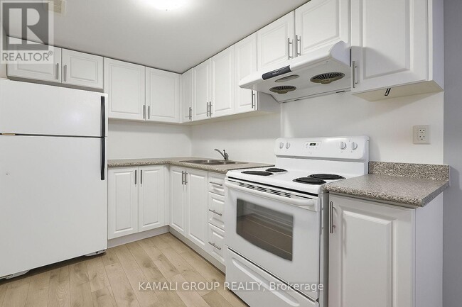 Building Photo - 629 Gibb St