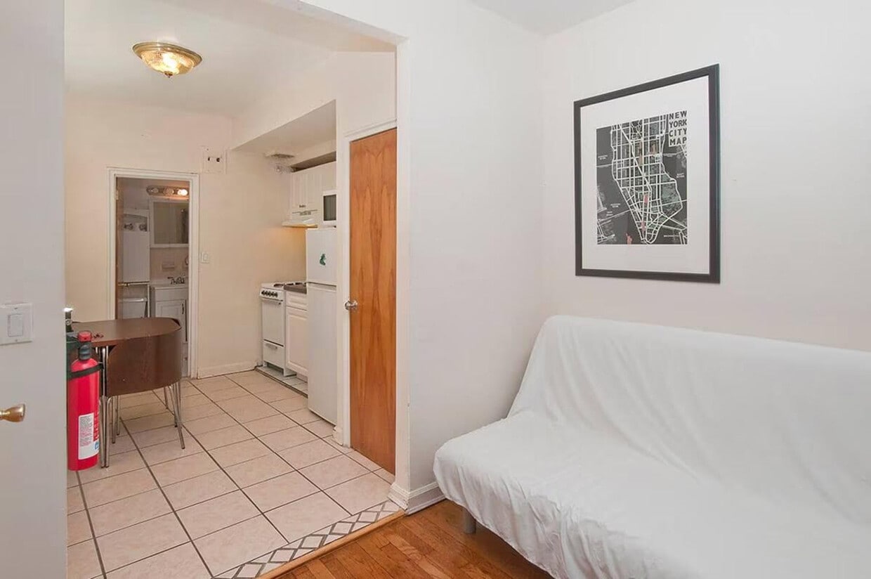 Primary Photo - 1581 1st Ave