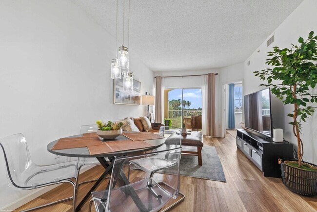 Building Photo - 2060 Greenview Shores Blvd