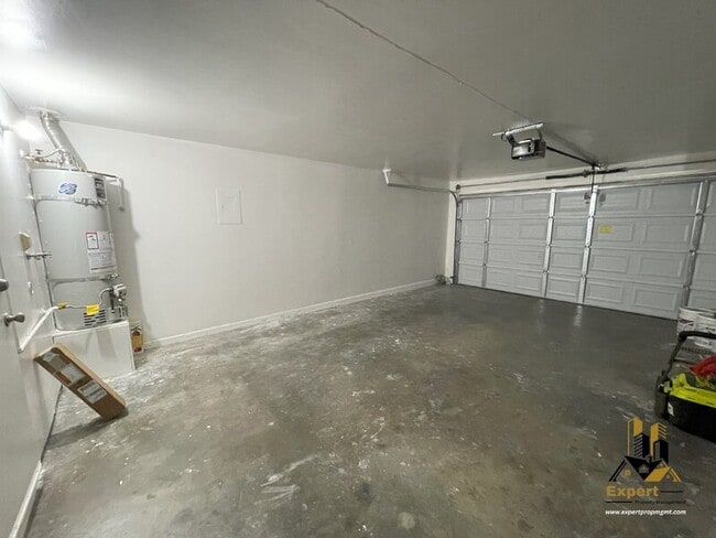 Building Photo - 5402 College Oak Dr