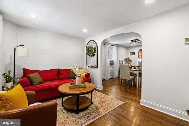 Building Photo - 547 Vanderslice St