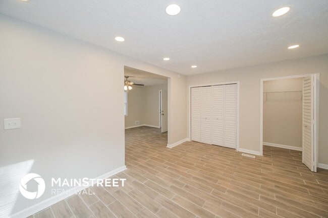 Building Photo - 205 Wellington Dr