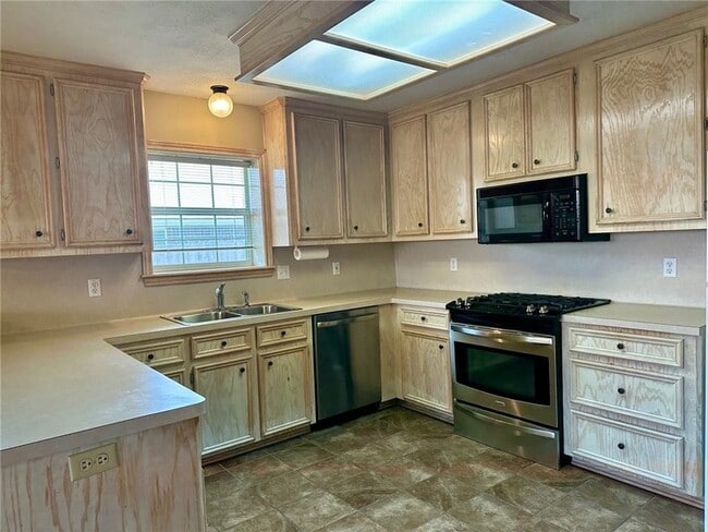 Foto del edificio - 4201 Bedford Ct