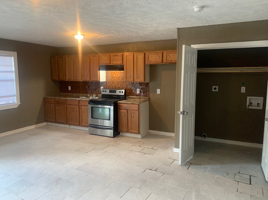 302 N Prentiss St Unit C, Jackson, MS 39209 Room for Rent in Jackson, MS