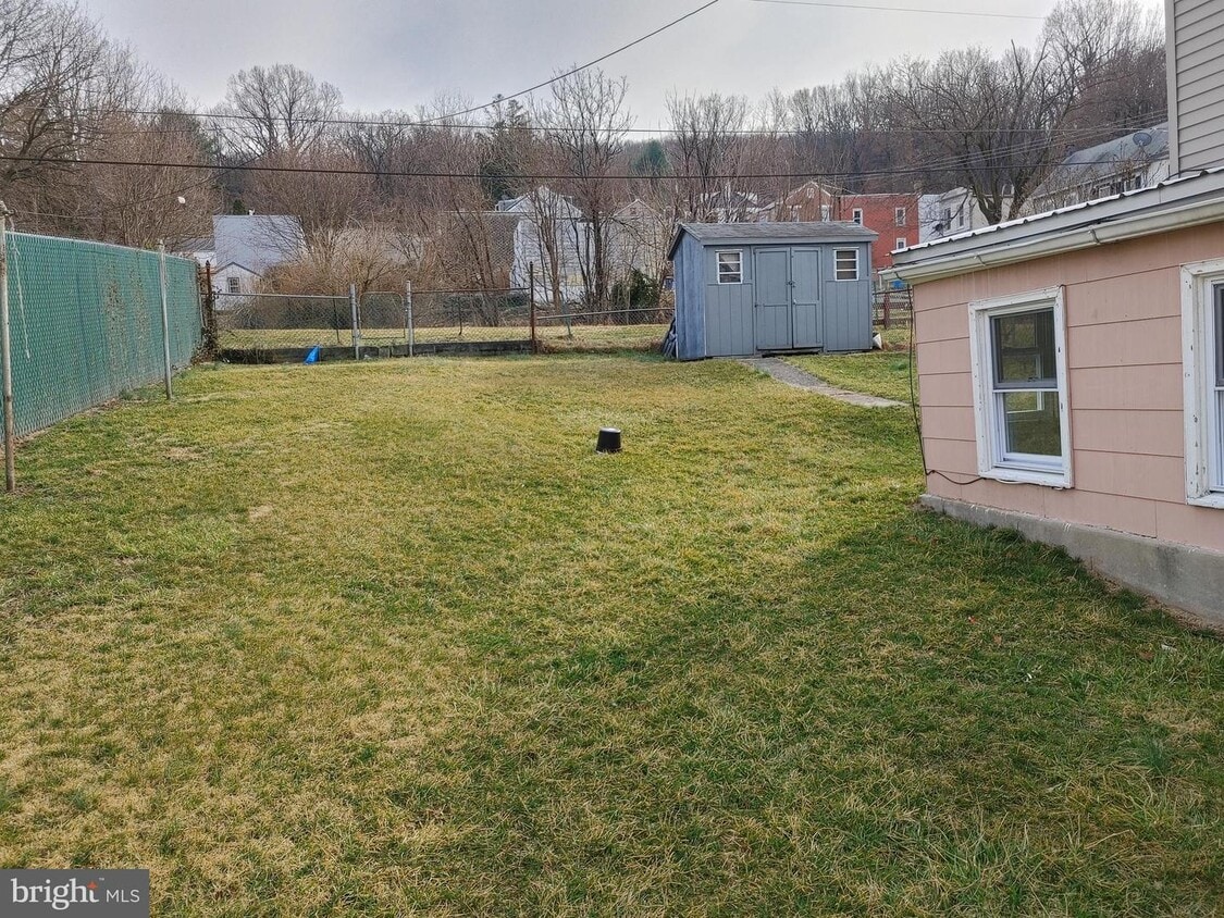 1736 Fairview St, Reading, PA 19606 House Rental in Reading, PA