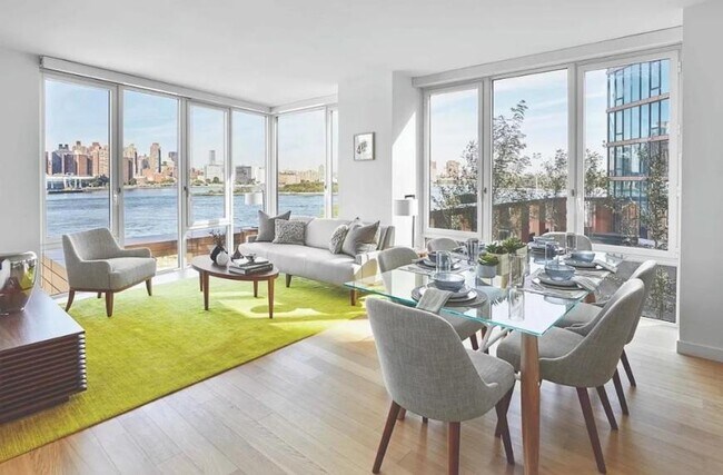 Foto del edificio - 2 bedroom in Queens NY 11102