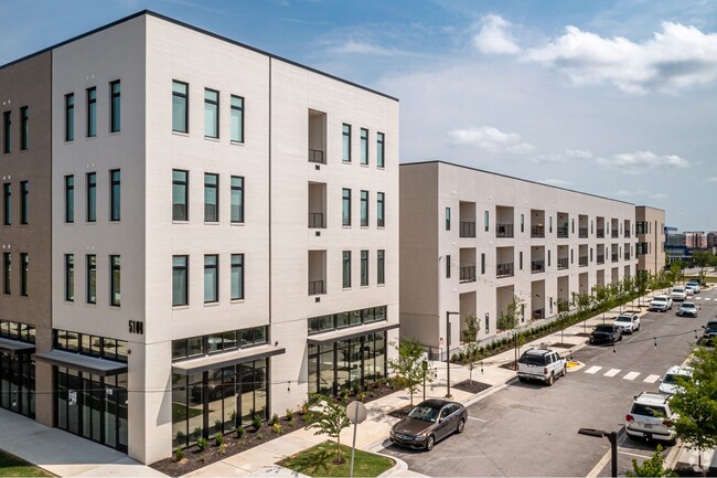 Building Photo - Pinnacle Heights