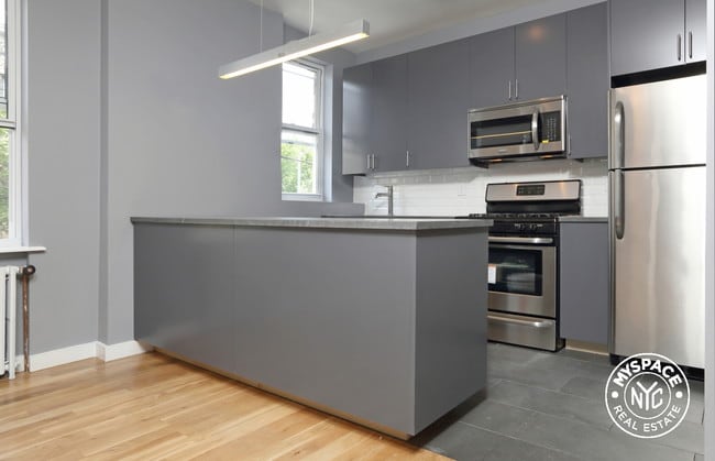 Foto del edificio - 818 Woodward Ave