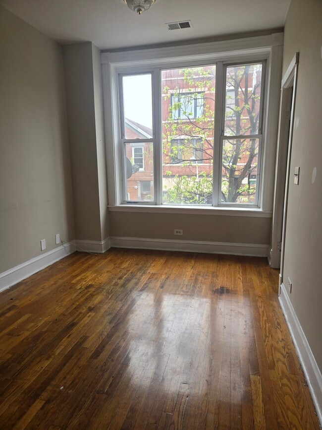 Building Photo - 2238 W 21st St