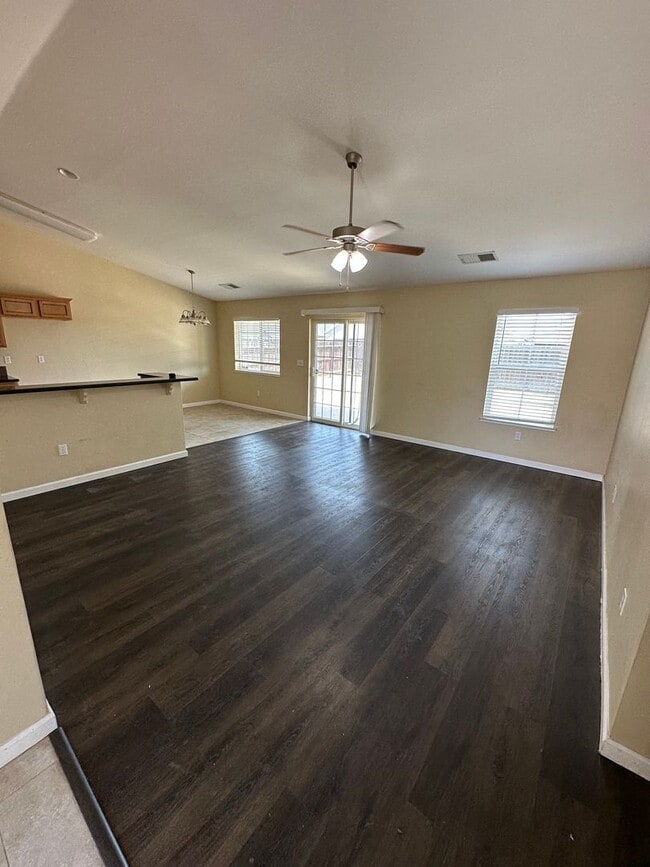 Building Photo - Beautiful Home in Sanger