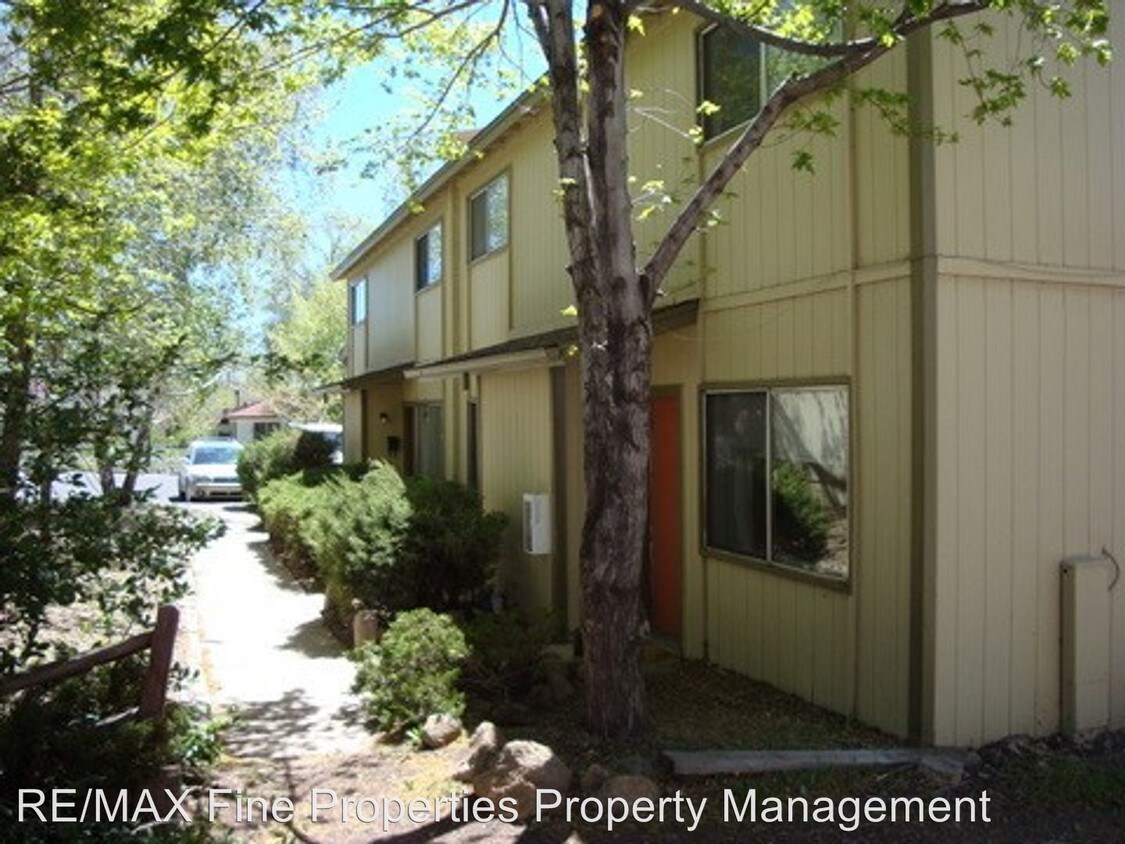 Primary Photo - 520 W Birch Ave