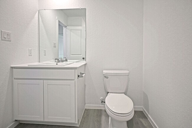 Foto del edificio - 1855 Lorena Wood