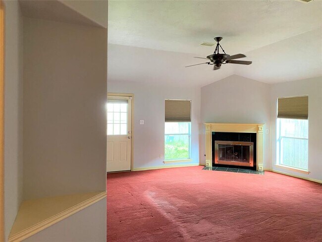 Foto del edificio - 207 Flat Creek Ln