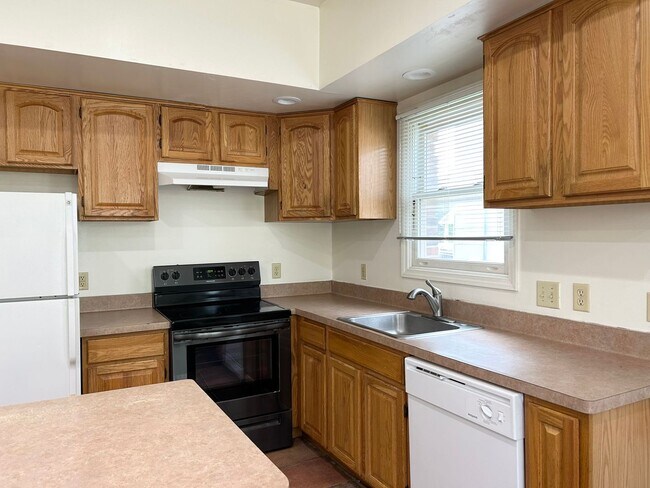 Foto del edificio - 1348 Wilmot Ct