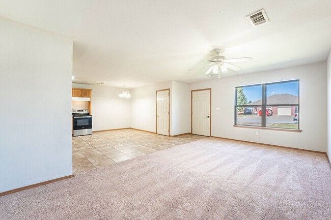Building Photo - 319 E Marietta Ct
