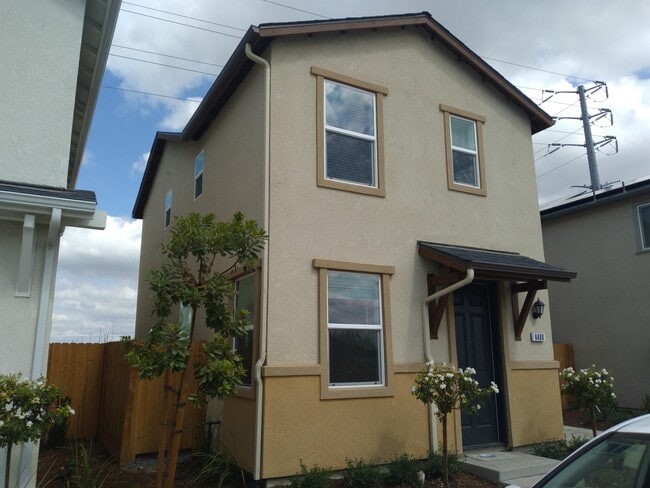 Building Photo - 6460 E Malbec Dr