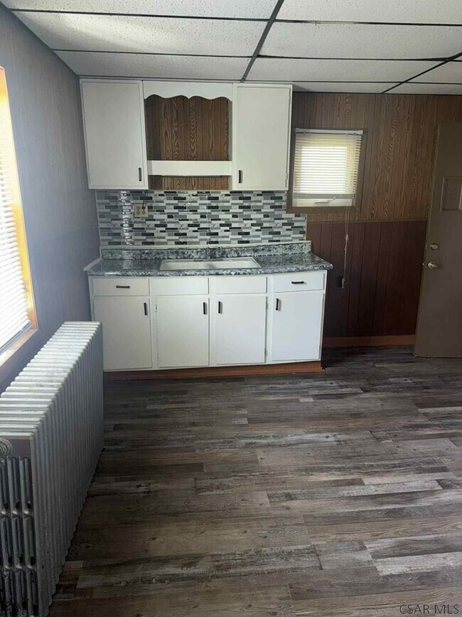 Foto del edificio - 530 Naylor Rd