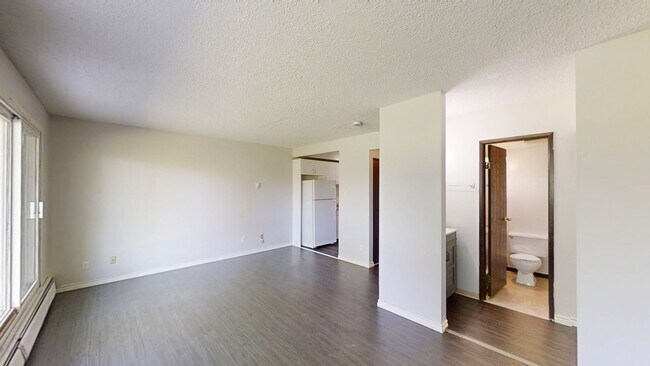 Building Photo - 5117-5144 44 St