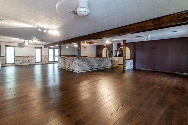 Foto del edificio - 1320 Windsor St