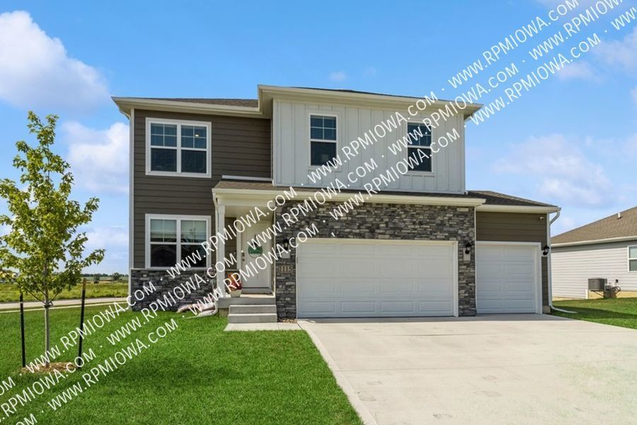 Primary Photo - EXECUTIVE IN WAUKEE!! 4 Bedroom, 2.5 Bathr...