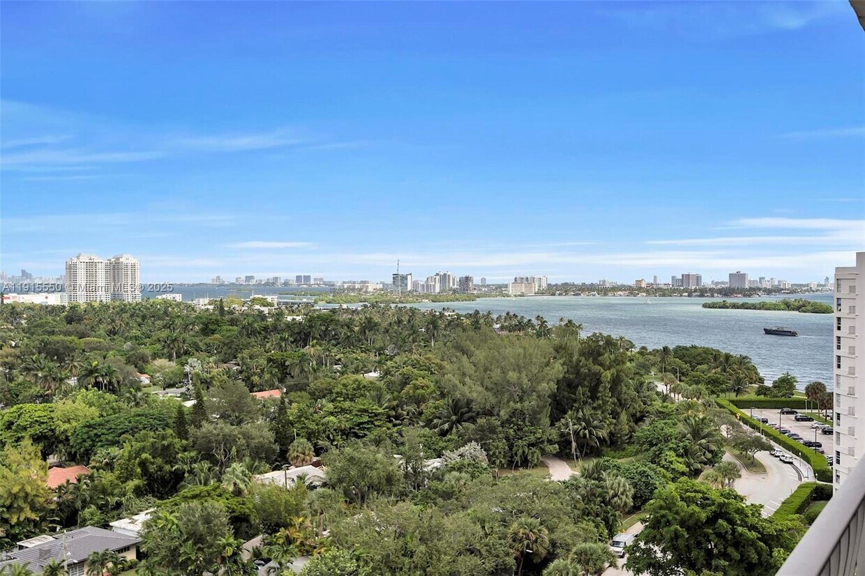 Foto principal - 780 NE 69th St