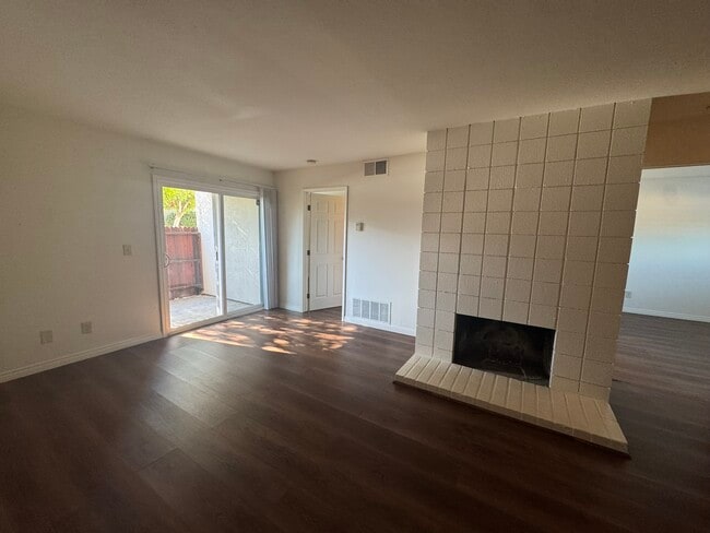 Building Photo - 23629 Golden Springs Dr