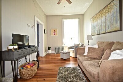 Primary Photo - 554 E 4th St