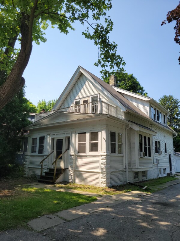 Building Photo - 6522 W Mequon Rd
