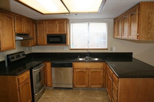 Building Photo - 4615 Gardenwood Ln