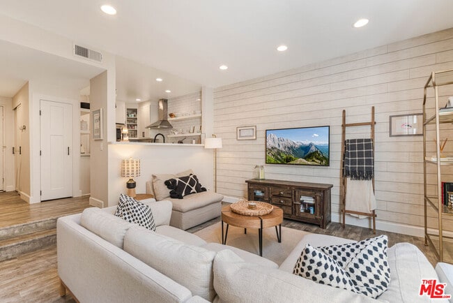 Foto del edificio - 520 S Barrington Ave