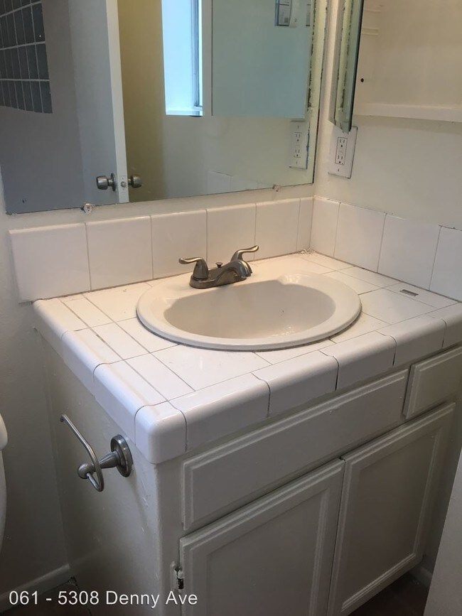 Bathroom Cabinets North Hollywood 5308 denny ave north hollywood, ca 91601 rentals - north hollywood Bathroom Cabinets North Hollywood 5308 denny ave north hollywood, ca 91601 rentals - north hollywood