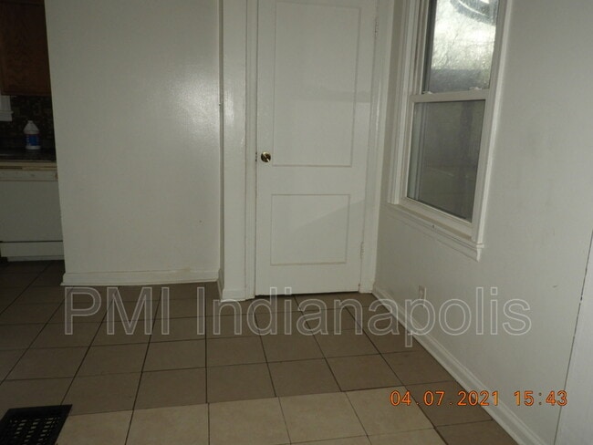 Building Photo - 1919 N Drexel Ave