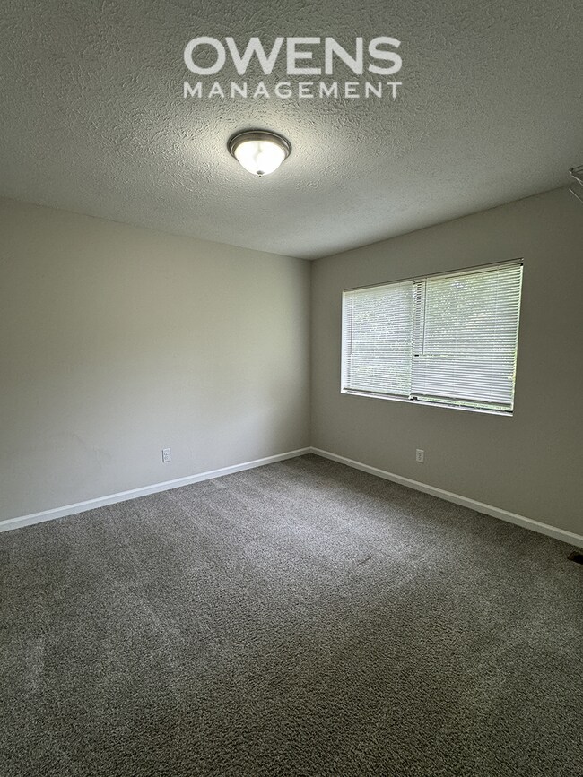 Foto del edificio - North Hall Duplex Available
