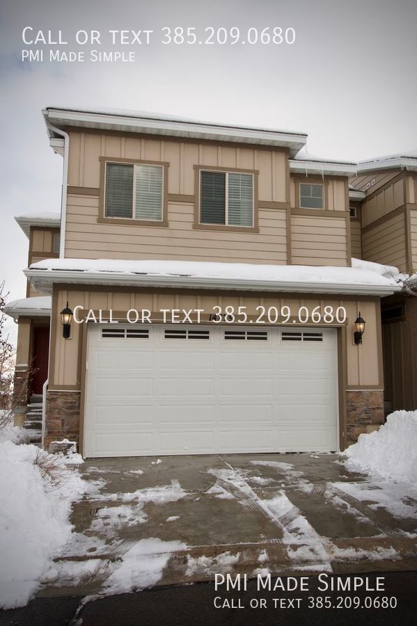 Building Photo - Roomy Beautiful Townhome | $250 Move-in Sp...