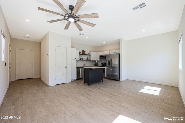 Building Photo - 2149 W Harmont Dr