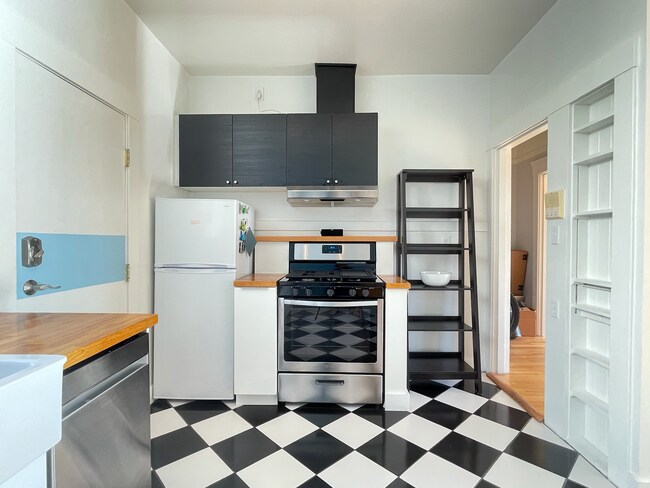 Updated kitchen, new fridge and stove - 19 Dearborn St